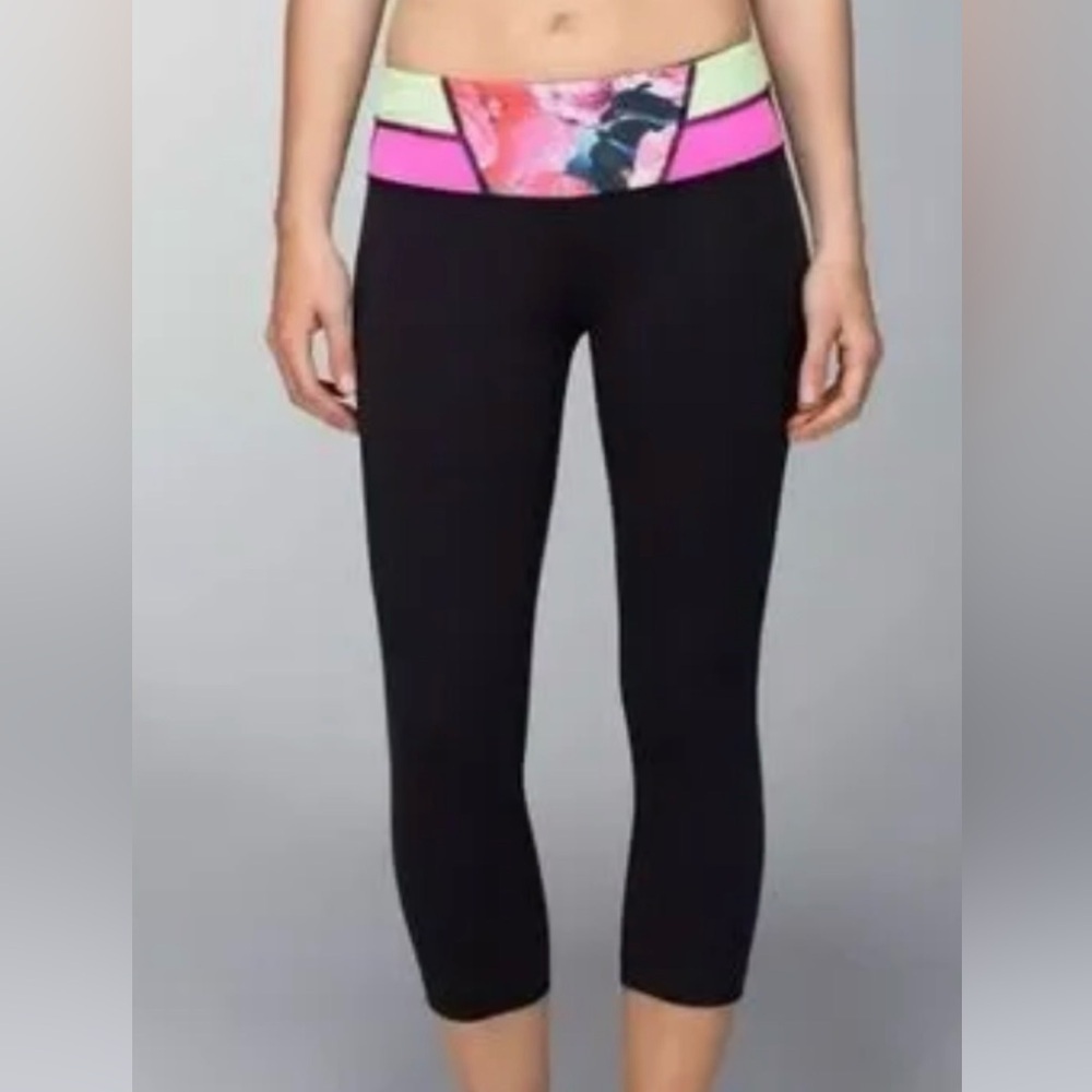 Lululemon Wonder Under Crop Leggings With Floral Waistband size 4